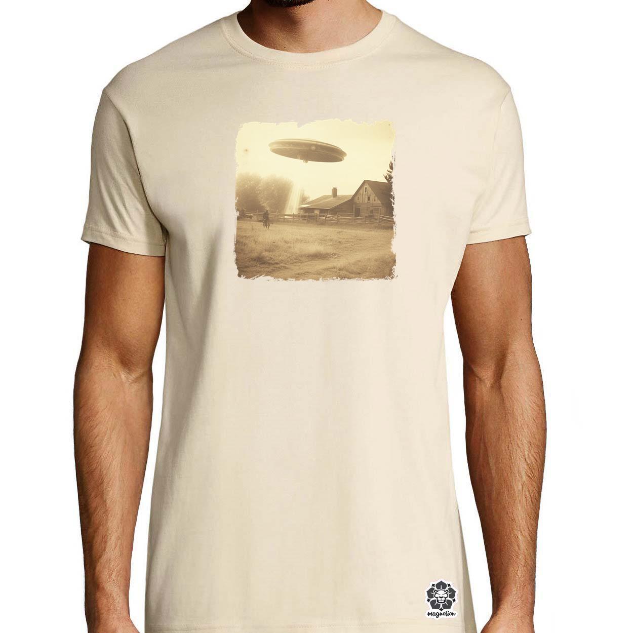 UFO portré v3 egyedi póló 